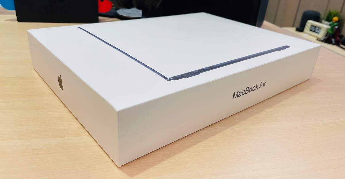MacBook Air 午夜色外盒
